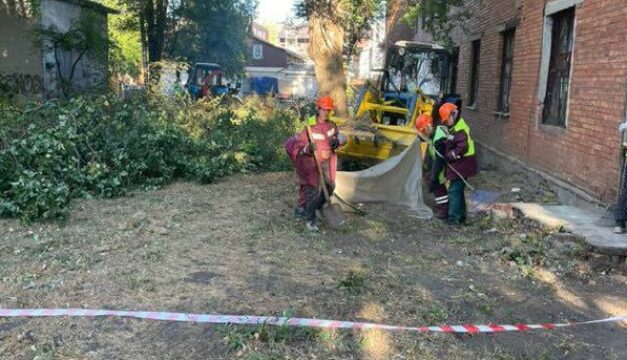 Forty Buildings in Kharkiv Damaged by Russian Night Strikes