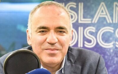 Kasparov Supports Carlsen’s Call to Maintain Sanctions