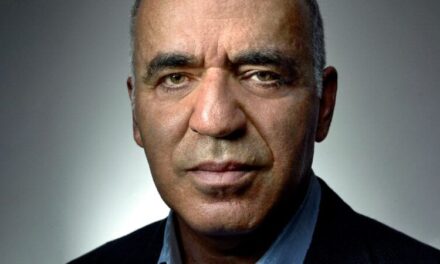 Garry Kasparov: ‘You never hear Russian opposition actually say Ukraine must win’